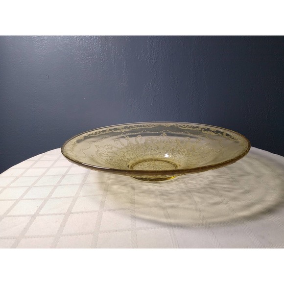 Yellow depression glass fruit bowl - Picture 2 of 6